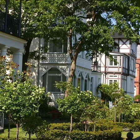 Sterntaucher In Haus Strelasund Binz